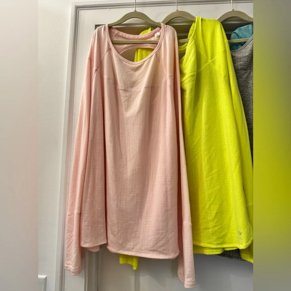 Lot 4 Victorias Secret Sport Workout/Casual Shirts - Picture 2 of 4